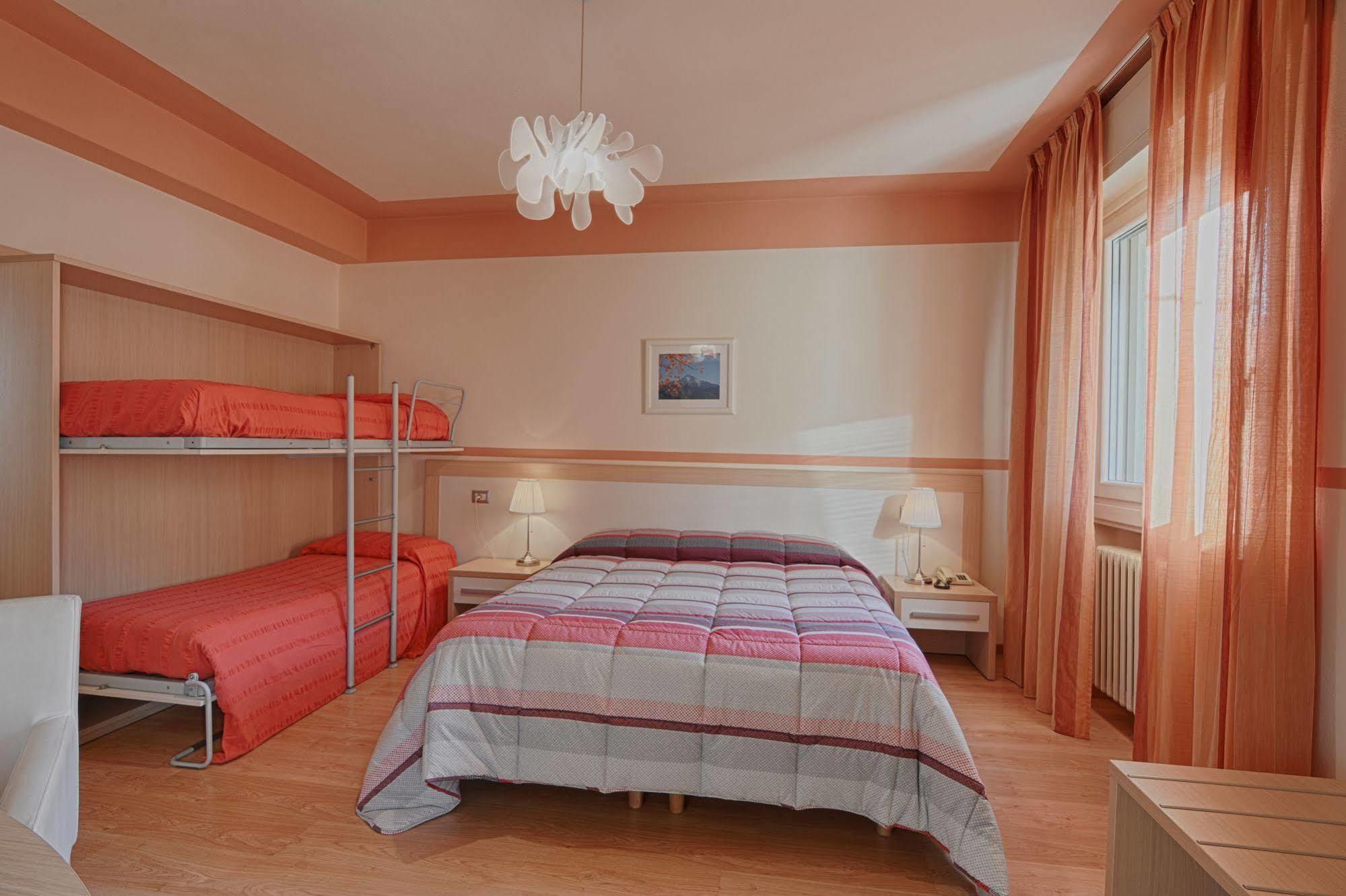 Europa Hotel 3*